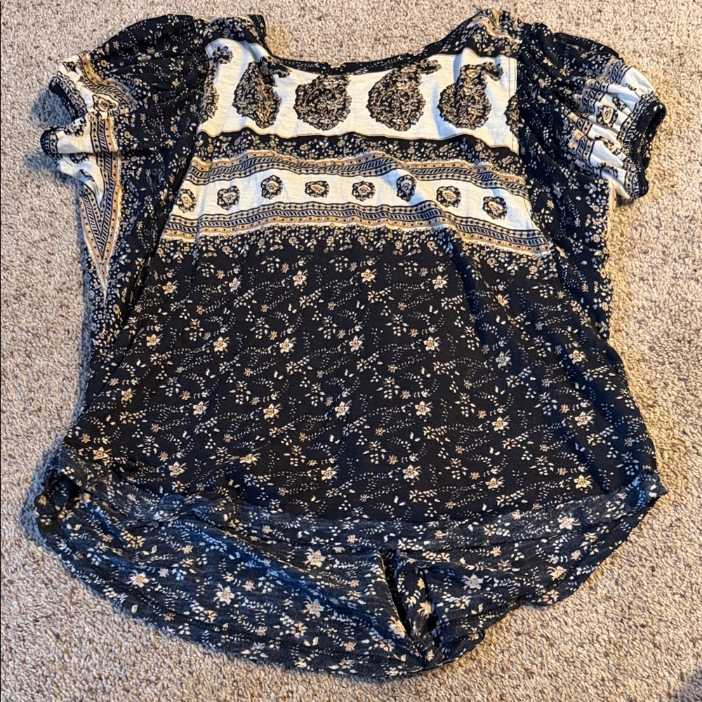 Free People Black and Cream Floral Blouse size extra small